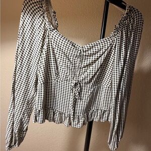 Stylish Black and White Houndstooth Women's Top
